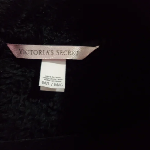 Victoria's Secret Plush Black Robe - Picture 5 of 6